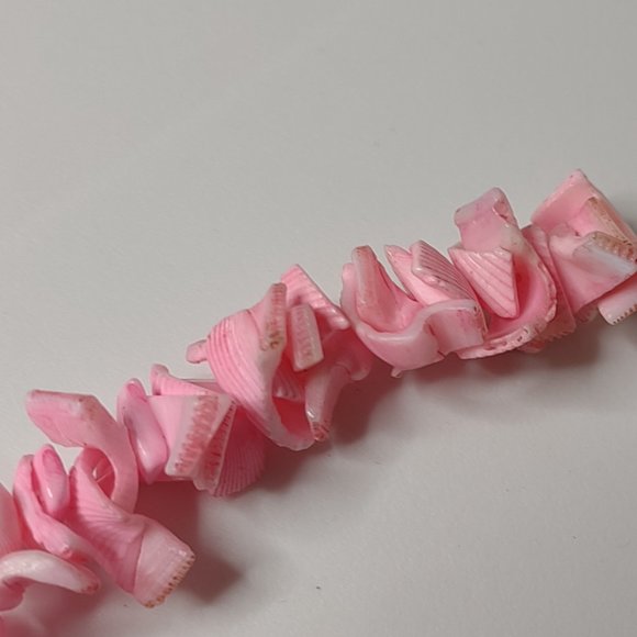 Cute Pink Shell Necklace 17 Inches Long - Picture 6 of 11